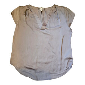 H&M Conscious Size 14 Gray V-Neck Short Sleeve Shirt